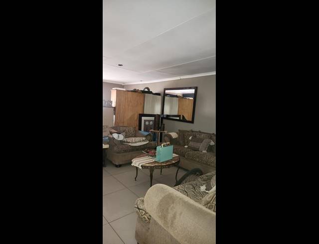 4 BEDROOM HOUSE FOR SALE IN SECUNDA CENTRAL